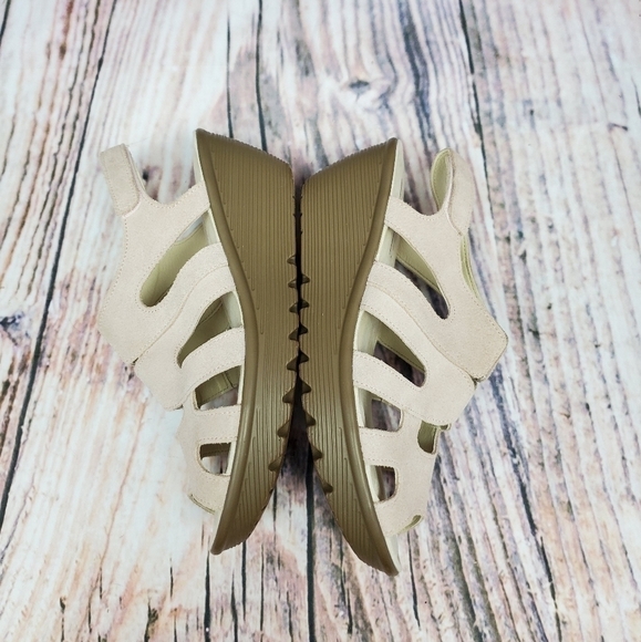 Skeckers Cali Parallel Memory Foam Wedge Sandals - Picture 7 of 15